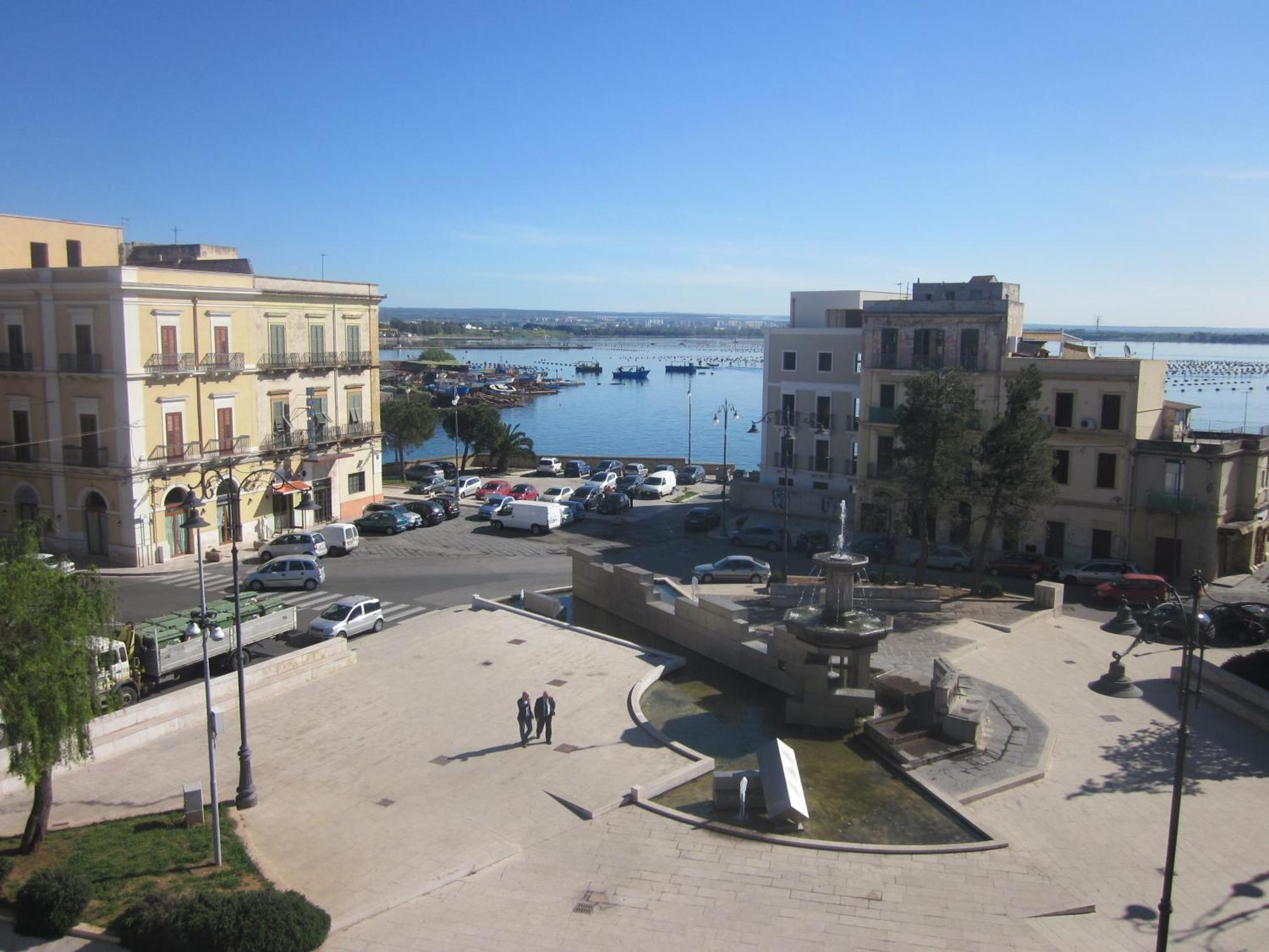 Albergo Del Sole Таранто Екстер'єр фото
