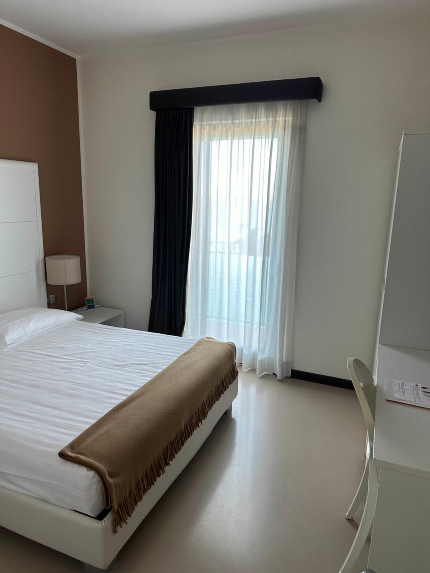 Albergo Del Sole Таранто Екстер'єр фото