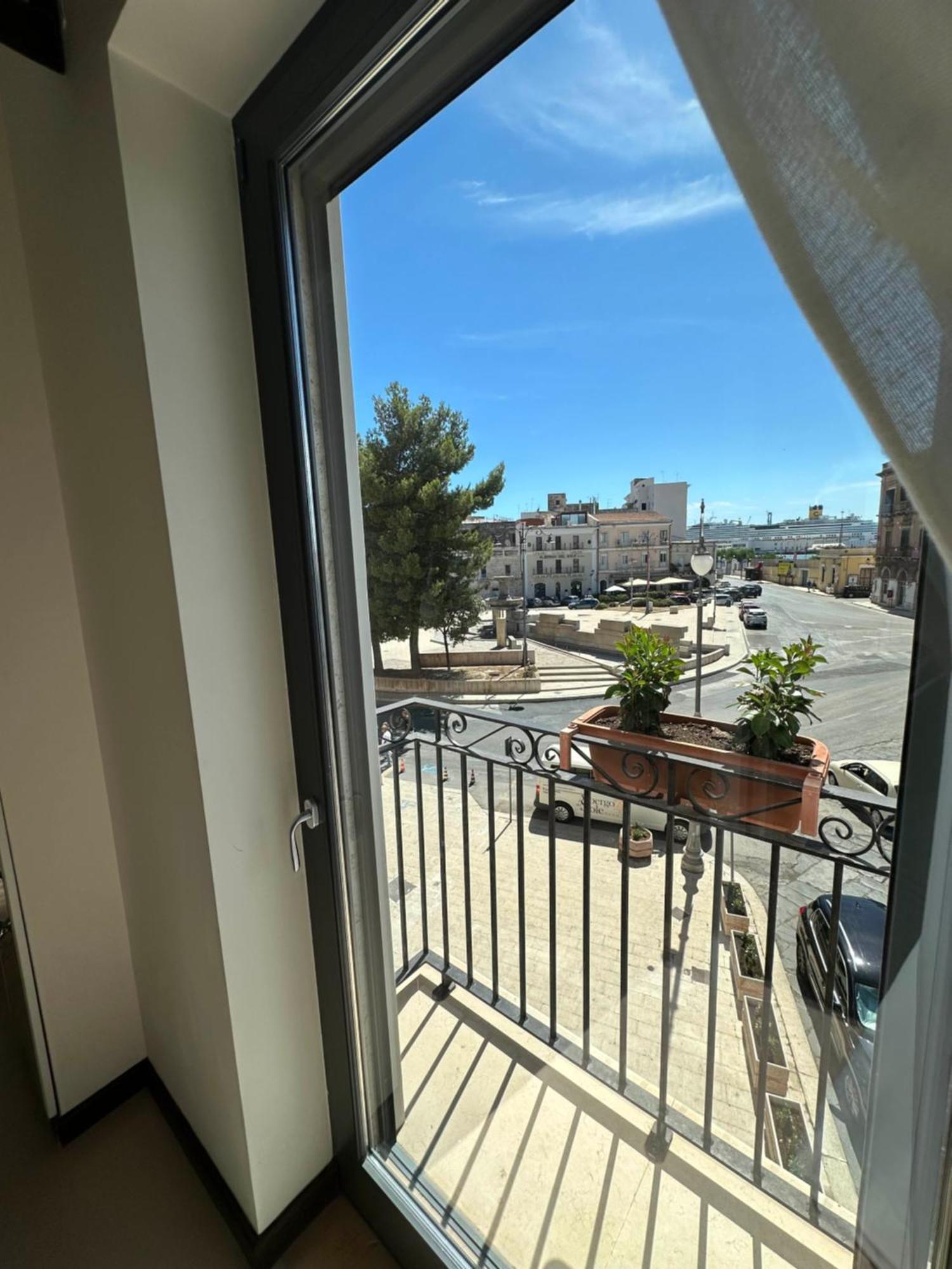 Albergo Del Sole Таранто Екстер'єр фото