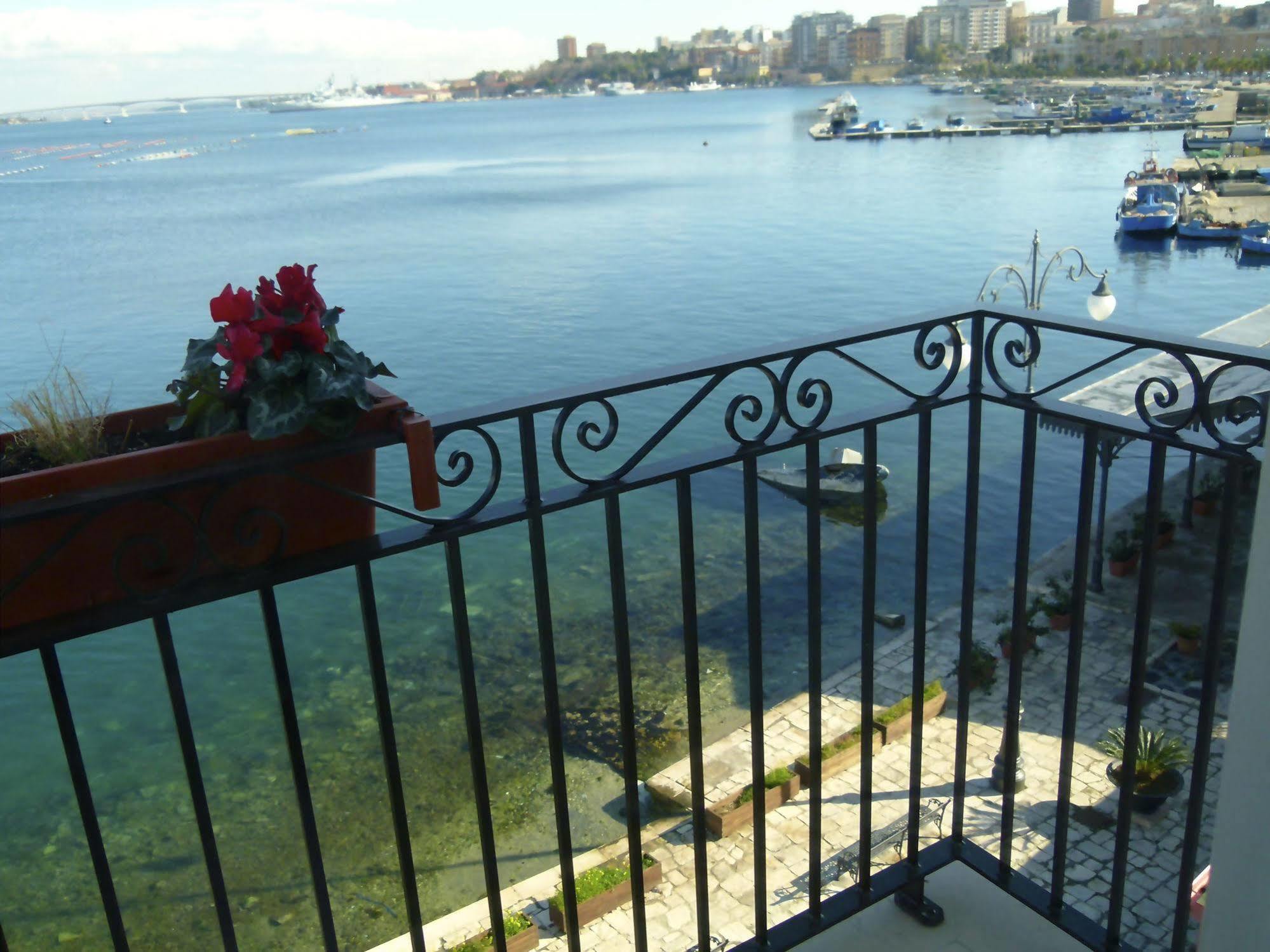 Albergo Del Sole Таранто Екстер'єр фото