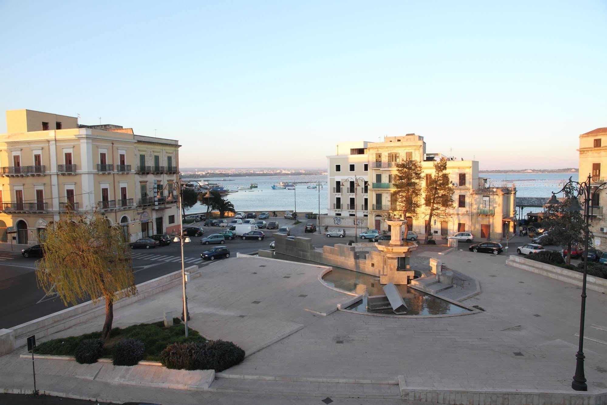 Albergo Del Sole Таранто Екстер'єр фото