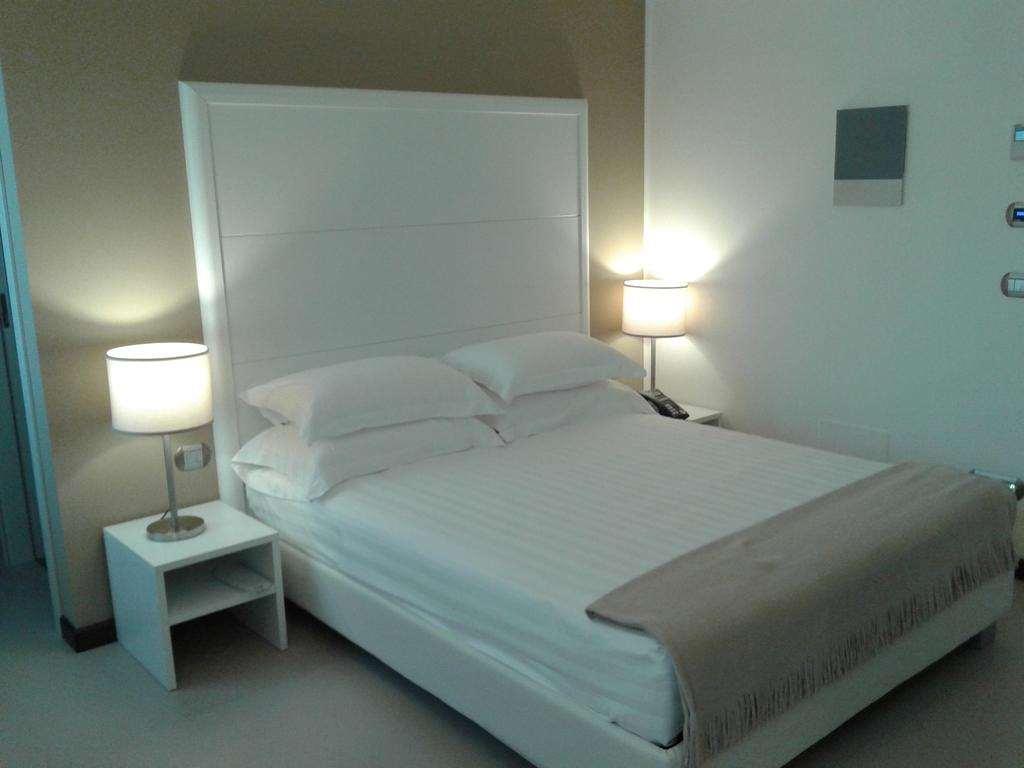 Albergo Del Sole Таранто Номер фото
